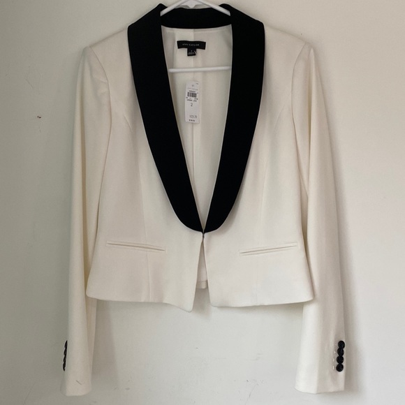 Ann Taylor tailored jacket, ivory w/black trim; Women Size 2 - Picture 3 of 12